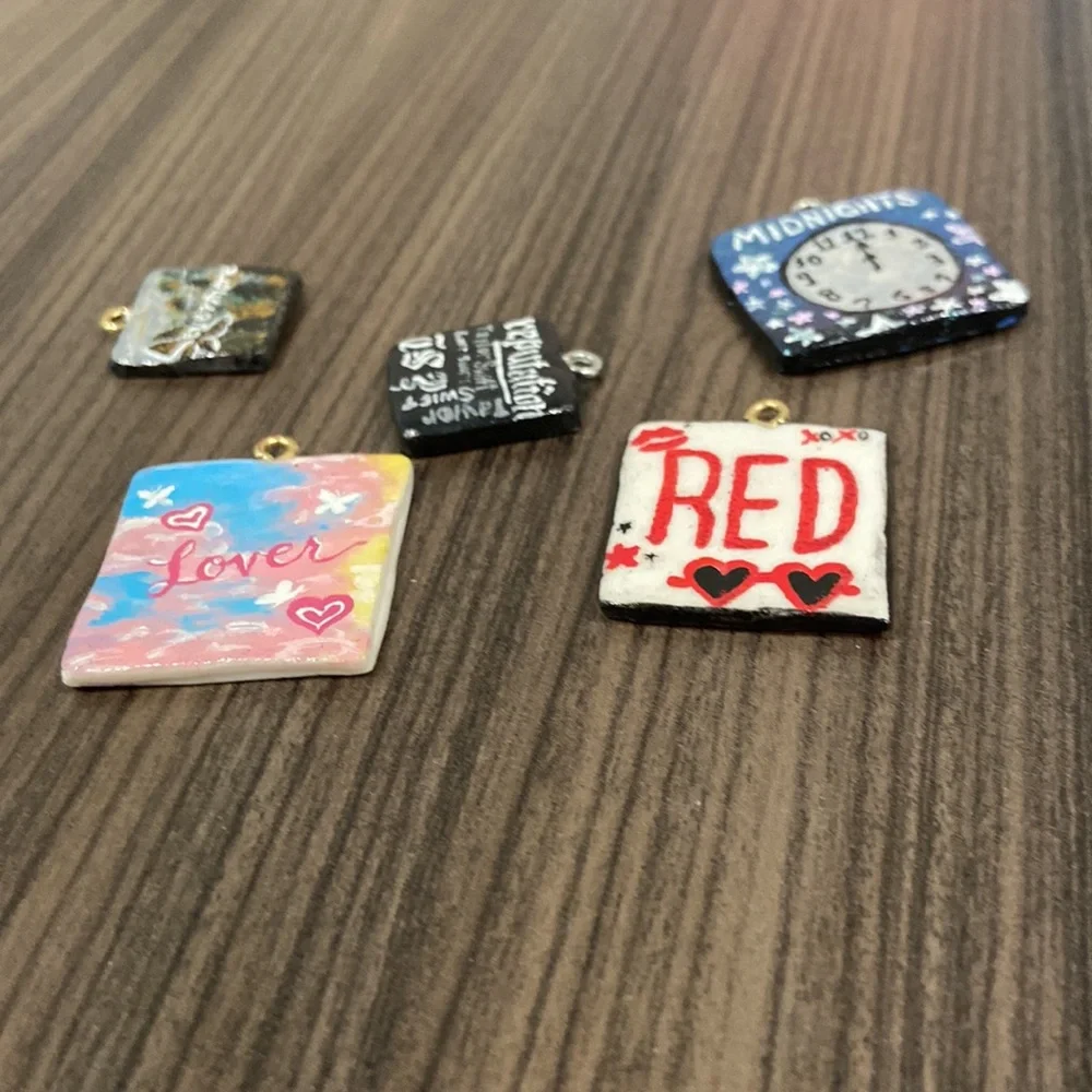 ‼️‼️Handmade Taylor Swift Inspired Album Cover Polymer Clay Art Charm Bracelet. - Picture 16 of 16